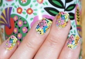 Цветочные мотивы на ногтях — фото 10