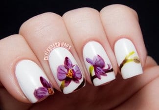 Цветочные рисунки на ногтях - фото 2