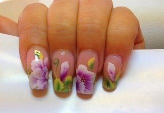 Цветочные рисунки на ногтях - фото 7