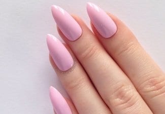 Розовый маникюр на длинных ногтях - фото 31