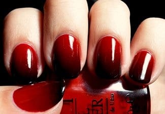 Градиент на красных ногтях — фото 24