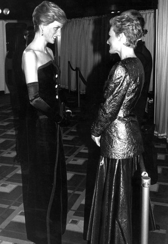 Как звезды одевались для свиданий с принцессой Дианой: от скромной Элизабет Тейлор до элегантной Николь Кидман