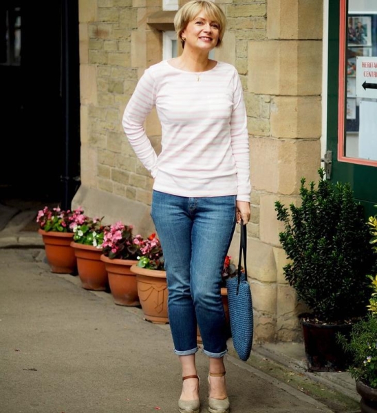 Укороченные джинсы для женщин 40: лучшие фасоны и 15 стильных образов