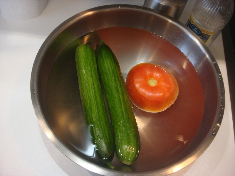 Как правильно мыть фрукты, овощи и зелень, чтобы надёжно продезинфицировать их от вирусов.